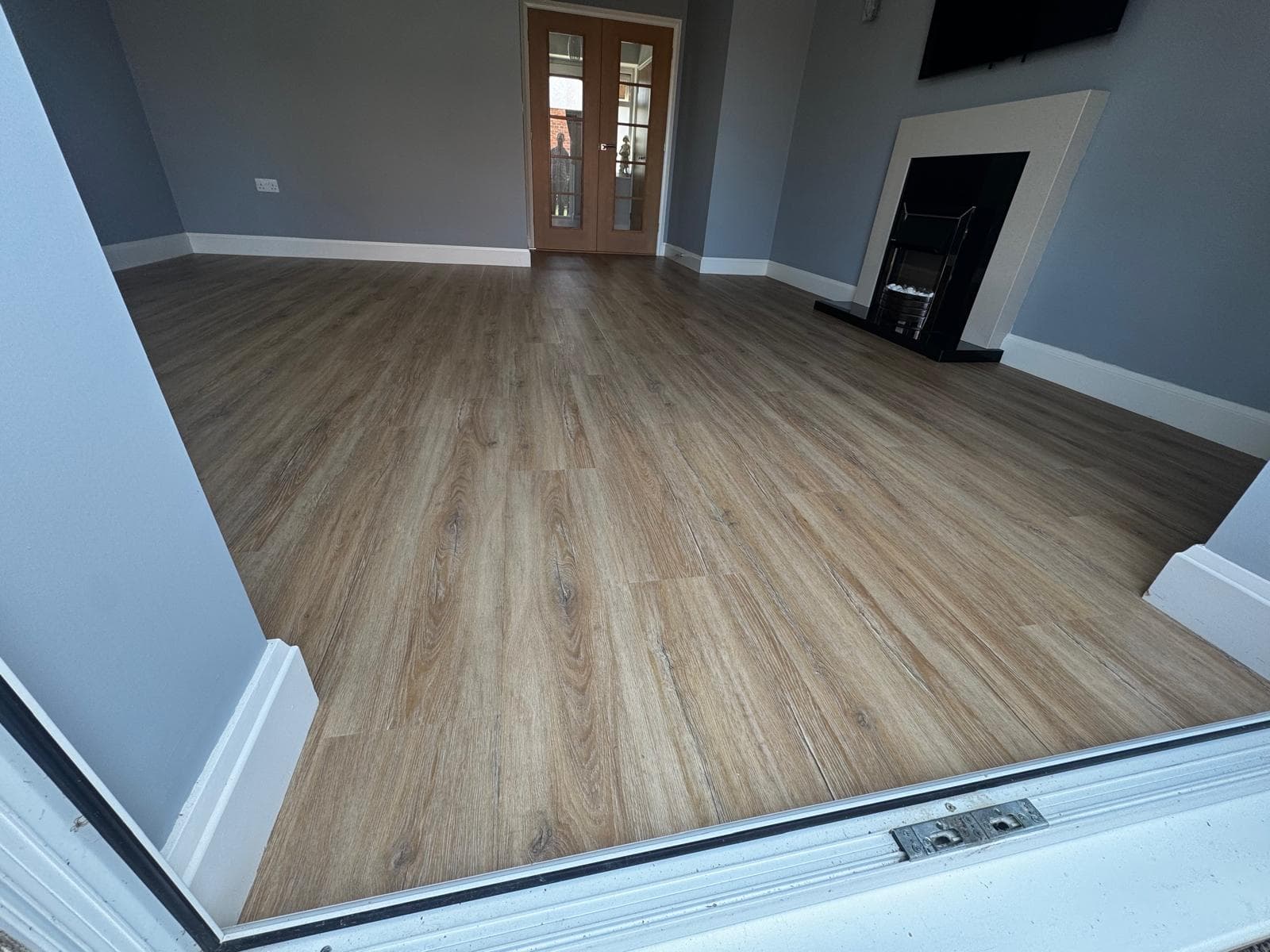 Classic Wood-Effect Karndean for a North Walsham Lounge